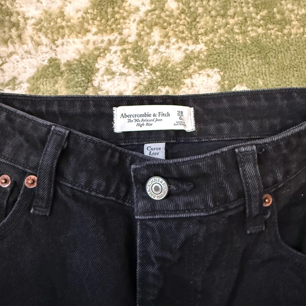 Abercrombie & Fitch Black 90s Relaxed Jean curve love